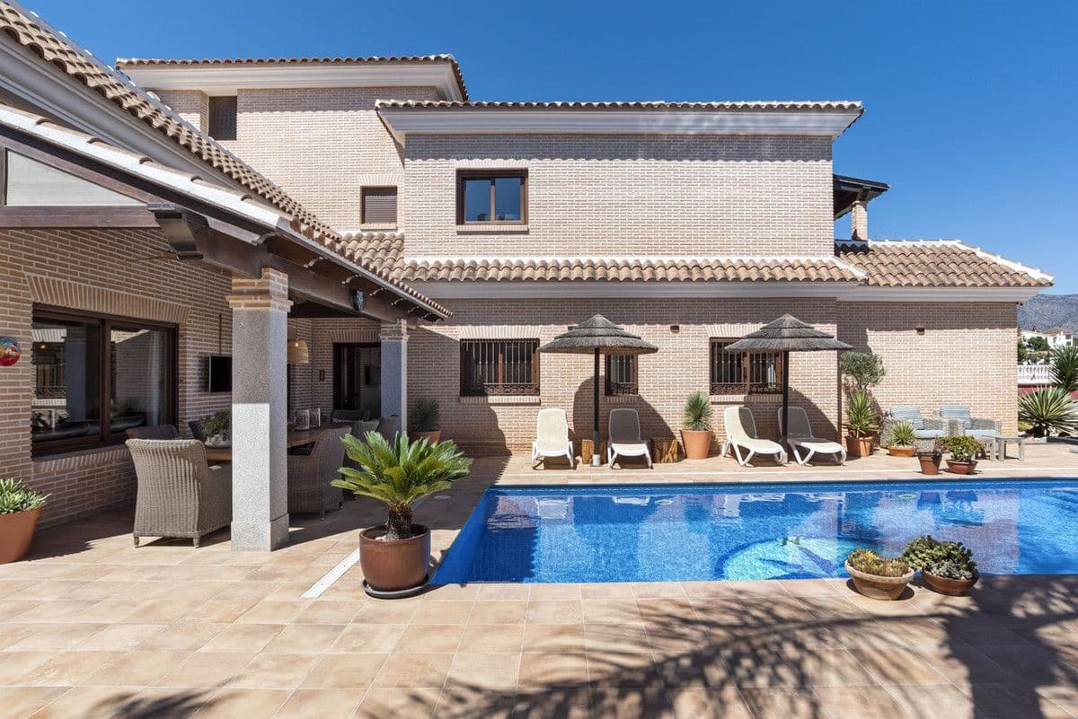 5 soveværelse Villa til salg i Mijas med swimmingpool garage - € 1.750.000 (Ref: 9469872)