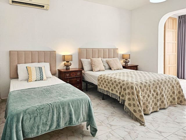 Chalet de 4 habitaciones en Riviera del Sol, Mijas en venta con piscina garaje - 1.100.000 € (Ref: 9469873)