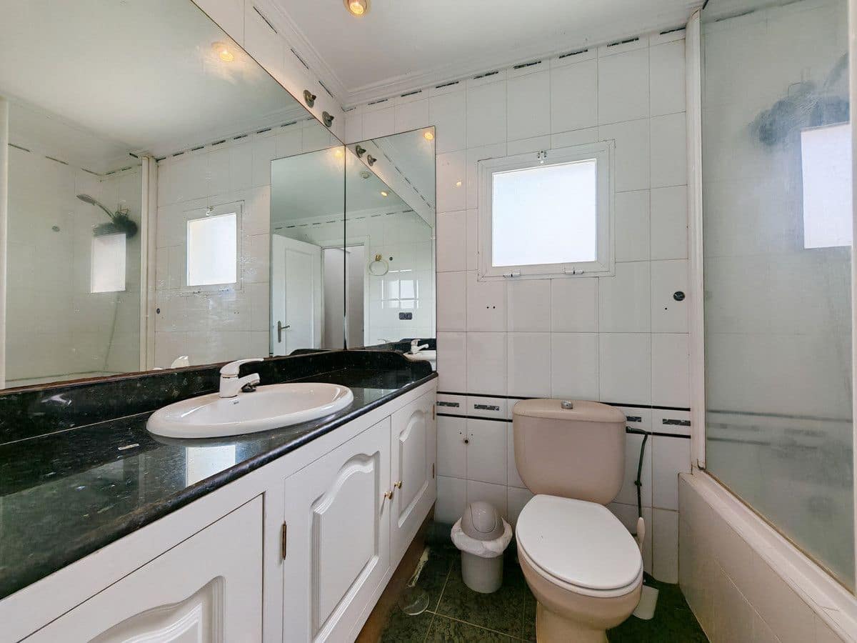 3 slaapkamer Halfvrijstaande villa te koop in Mijas met zwembad - € 450.000 (Ref: 9469880)