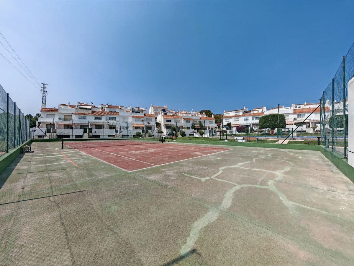 3 slaapkamer Halfvrijstaande villa te koop in Mijas met zwembad - € 450.000 (Ref: 9469880)