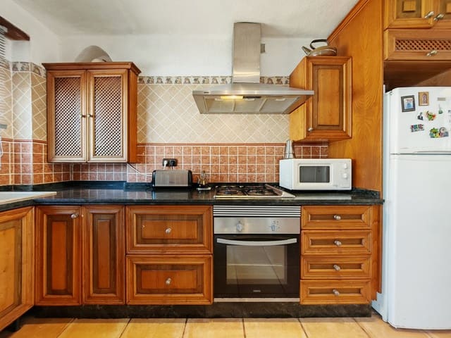 3 sovrum Semi-fristående Villa till salu i Centro, Mijas med pool - 450 000 € (Ref: 9469880)