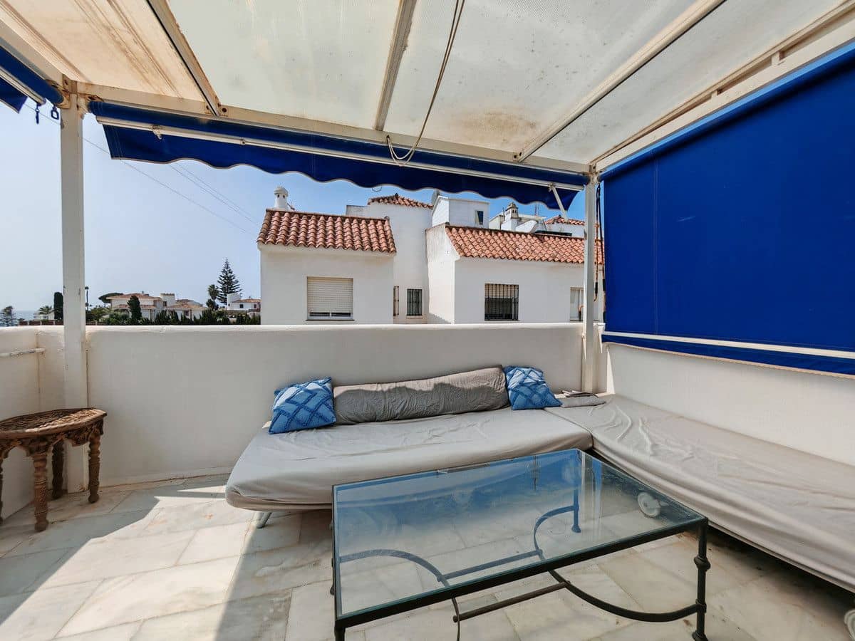 3 slaapkamer Halfvrijstaande villa te koop in Mijas met zwembad - € 450.000 (Ref: 9469880)