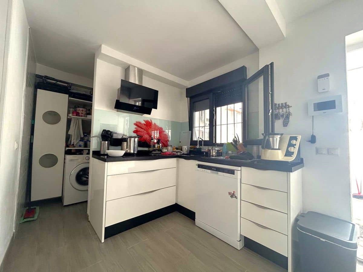 4 bedroom Villa for sale in Mijas with pool garage - € 850,000 (Ref: 9469883)