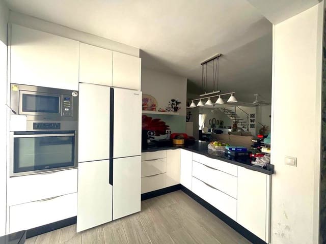 4 makuuhuone Huvila myytävänä paikassa Calahonda, Mijas mukana uima-altaan 
autotalli - 850 000 € (Ref: 9469883)