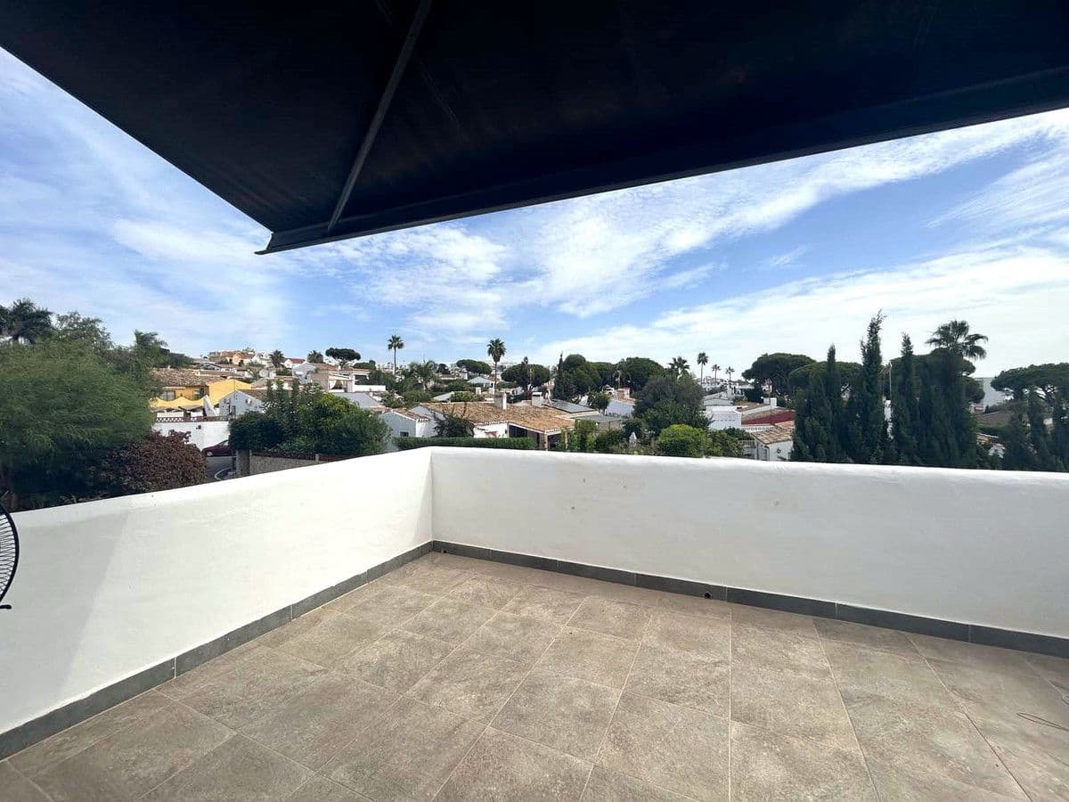 4 bedroom Villa for sale in Mijas with pool garage - € 850,000 (Ref: 9469883)