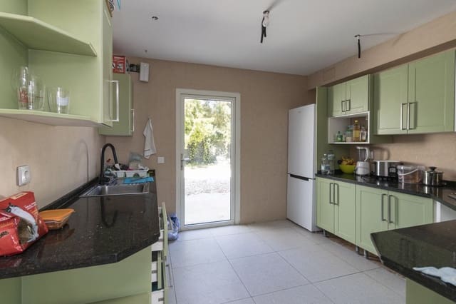 9 soverom Finca/Herregård til salgs i Aloha Golf, Marbella med svømmebasseng garasje - € 1 295 000 (Ref: 9470079)