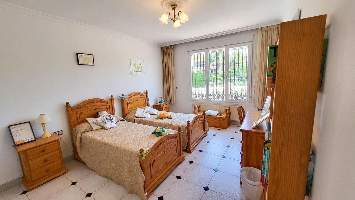 4 camera da letto Villa in vendita in Marbella con piscina garage - 1.395.000 € (Rif: 9470082)