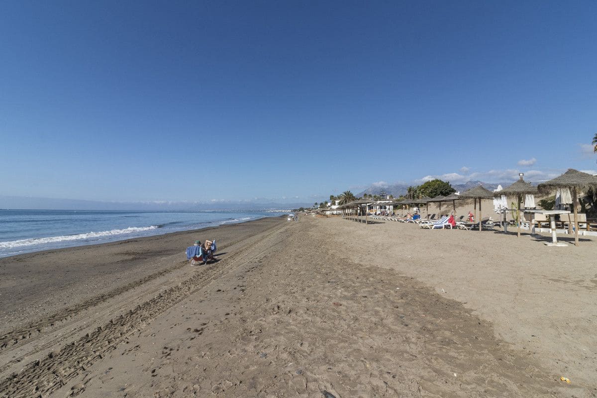 Chalet de 3 habitaciones en Marbella en venta con garaje - 2.000.000 € (Ref: 9470083)