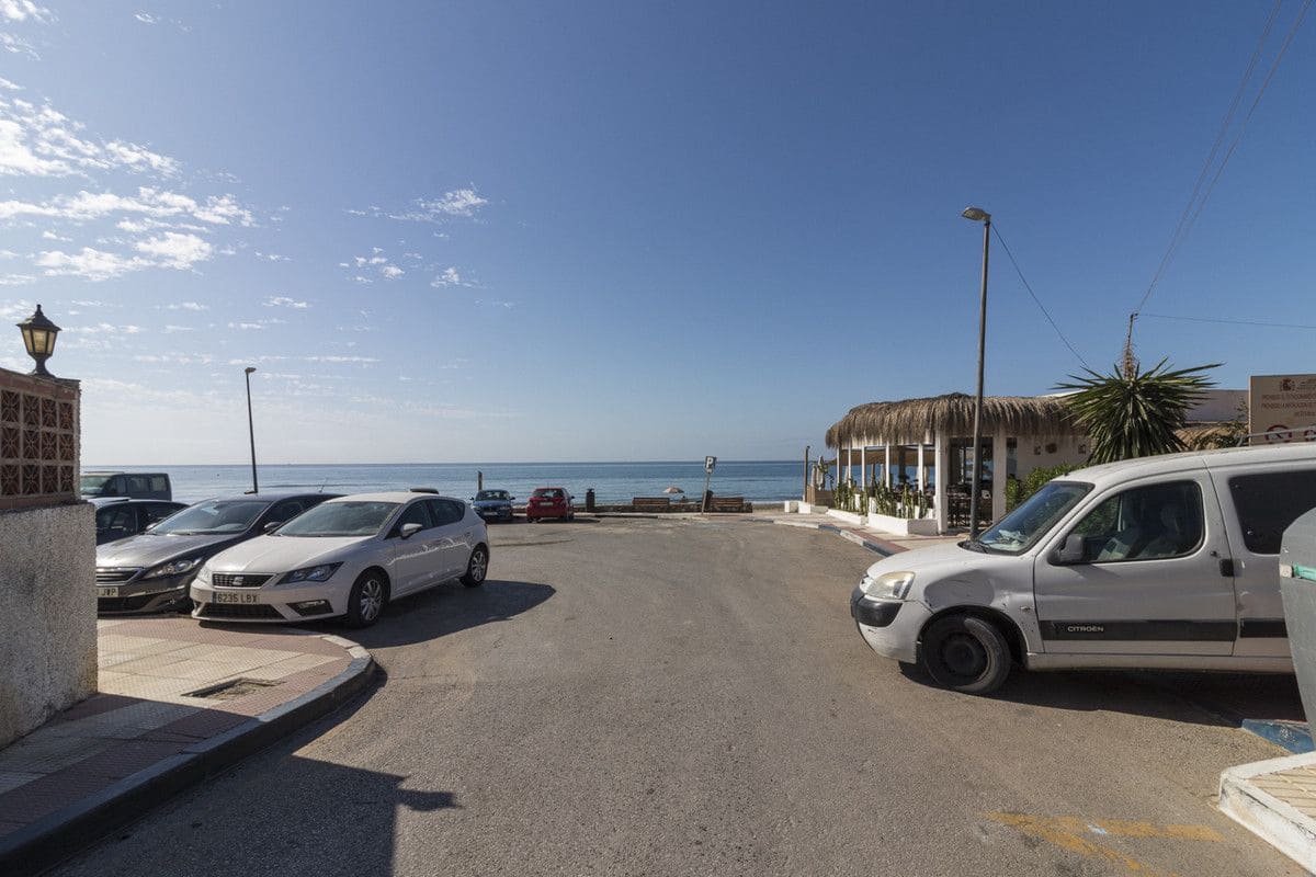 Chalet de 3 habitaciones en Marbella en venta con garaje - 2.000.000 € (Ref: 9470083)