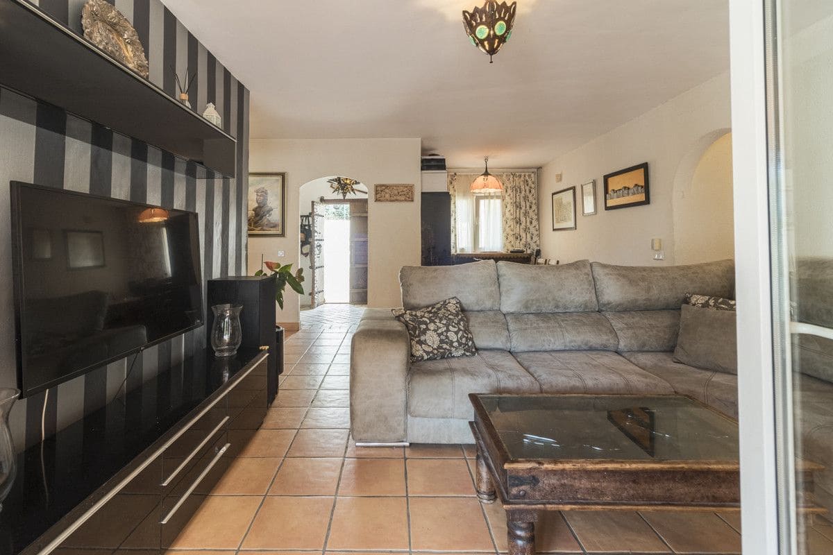 Chalet de 3 habitaciones en Marbella en venta con garaje - 2.000.000 € (Ref: 9470083)