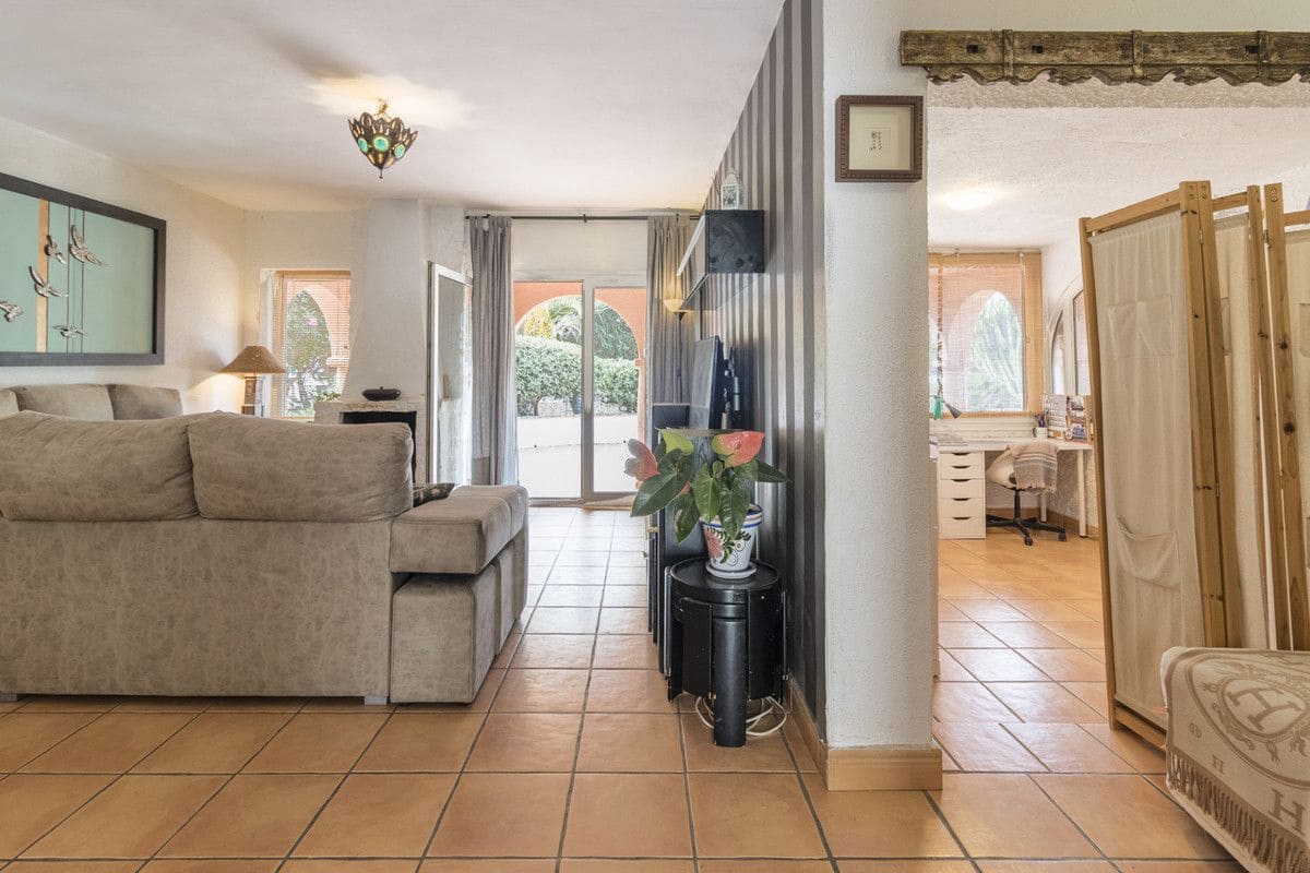 Chalet de 3 habitaciones en Marbella en venta con garaje - 2.000.000 € (Ref: 9470083)