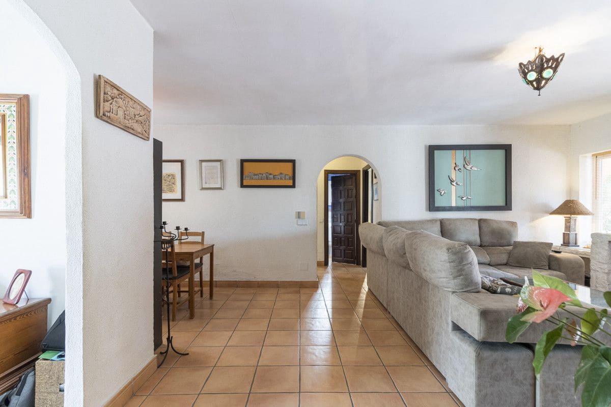 Chalet de 3 habitaciones en Marbella en venta con garaje - 2.000.000 € (Ref: 9470083)