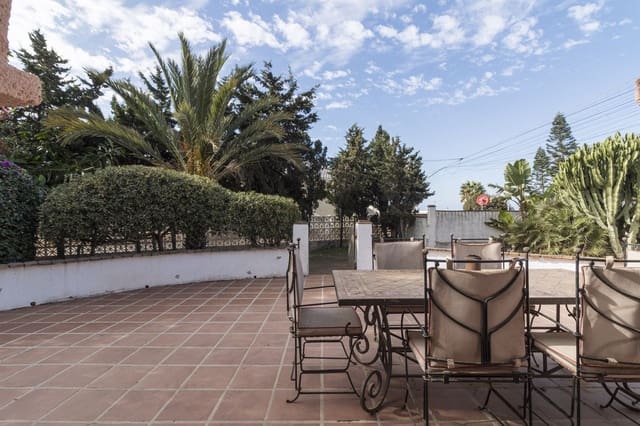 Chalet de 3 habitaciones en Aloha Golf, Marbella en venta con garaje - 2.000.000 € (Ref: 9470083)