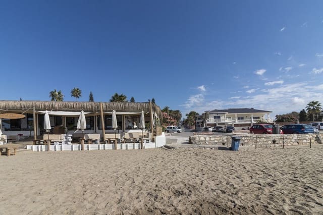 Chalet de 3 habitaciones en Aloha Golf, Marbella en venta con garaje - 2.000.000 € (Ref: 9470083)