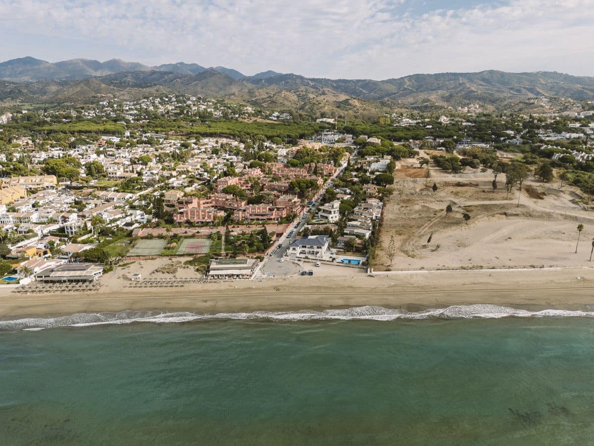 Chalet de 3 habitaciones en Marbella en venta con garaje - 2.000.000 € (Ref: 9470083)