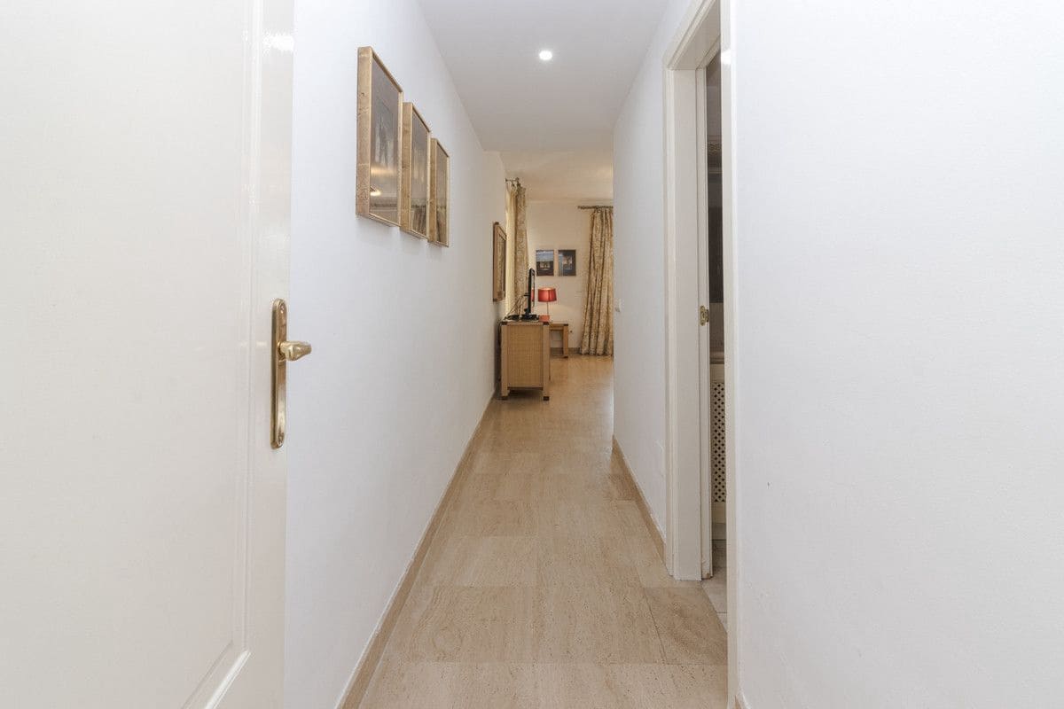 3 sypialnia Apartament na sprzedaż w Marbella z basenem garażem - 569 000 € (Ref: 9470084)