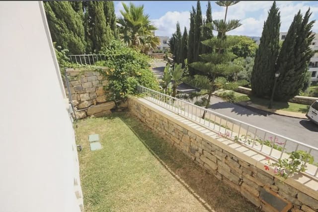 3 sovrum Lägenhet till salu i Aloha Golf, Marbella med garage - 455 000 € (Ref: 9470085)