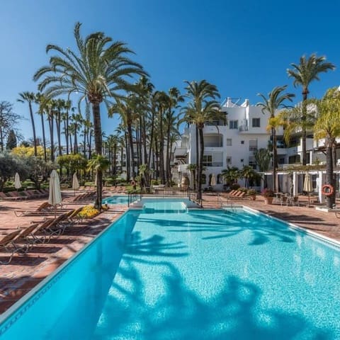 3 makuuhuone Huoneisto myytävänä paikassa Puerto Banus, Marbella mukana uima-altaan 
autotalli - 1 385 000 € (Ref: 9470088)