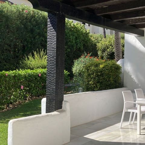 3 makuuhuone Huoneisto myytävänä paikassa Puerto Banus, Marbella mukana uima-altaan 
autotalli - 1 385 000 € (Ref: 9470088)