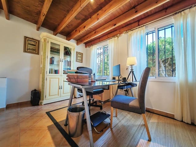 4 sovrum Villa till salu i Marbesa, Marbella med pool garage - 2 300 000 € (Ref: 9470091)