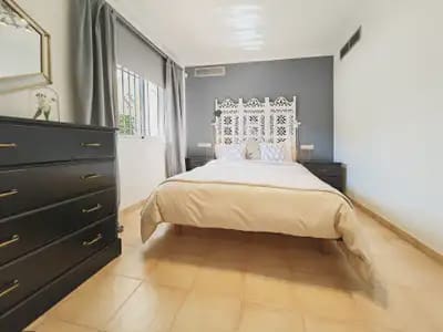 4 slaapkamer Villa te koop in Marbella met zwembad garage - € 2.300.000 (Ref: 9470091)