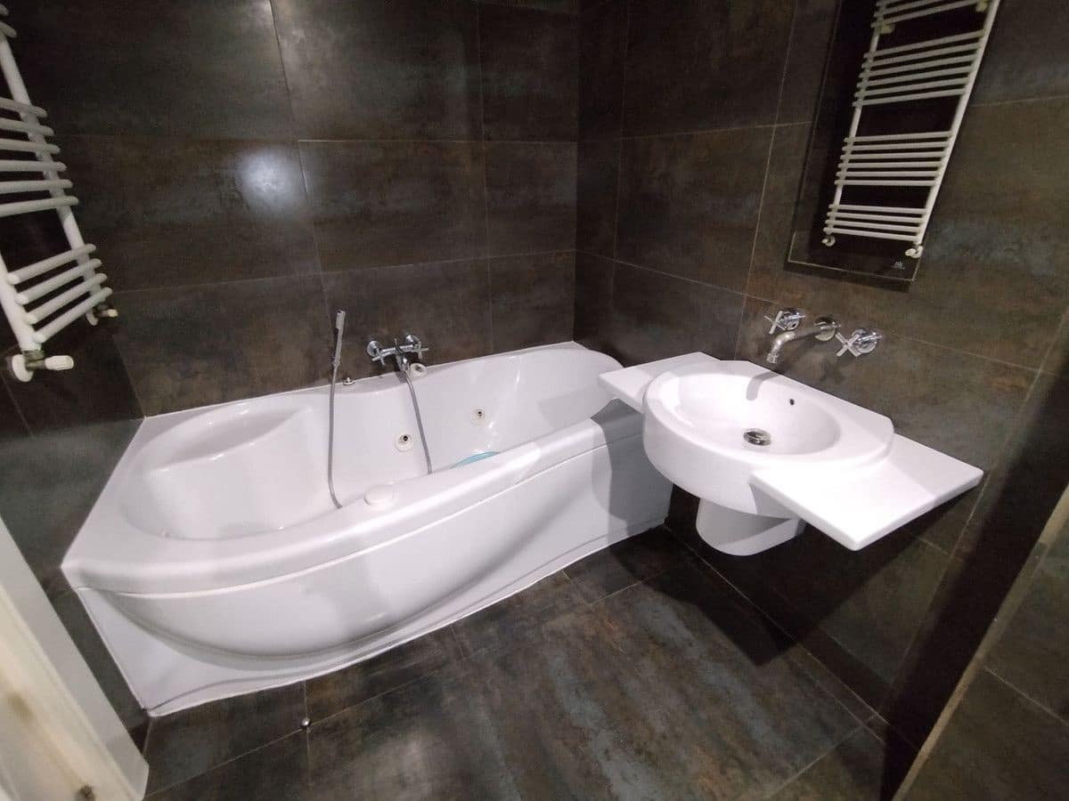 2 bedroom Beach Apartment for sale in Torremolinos with pool garage - € 719,000 (Ref: 9470098)