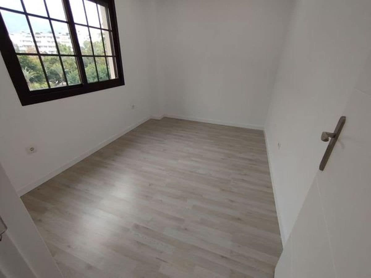 Apartamento de 2 habitaciones en Benalmádena en venta con piscina garaje - 369.000 € (Ref: 9470099)