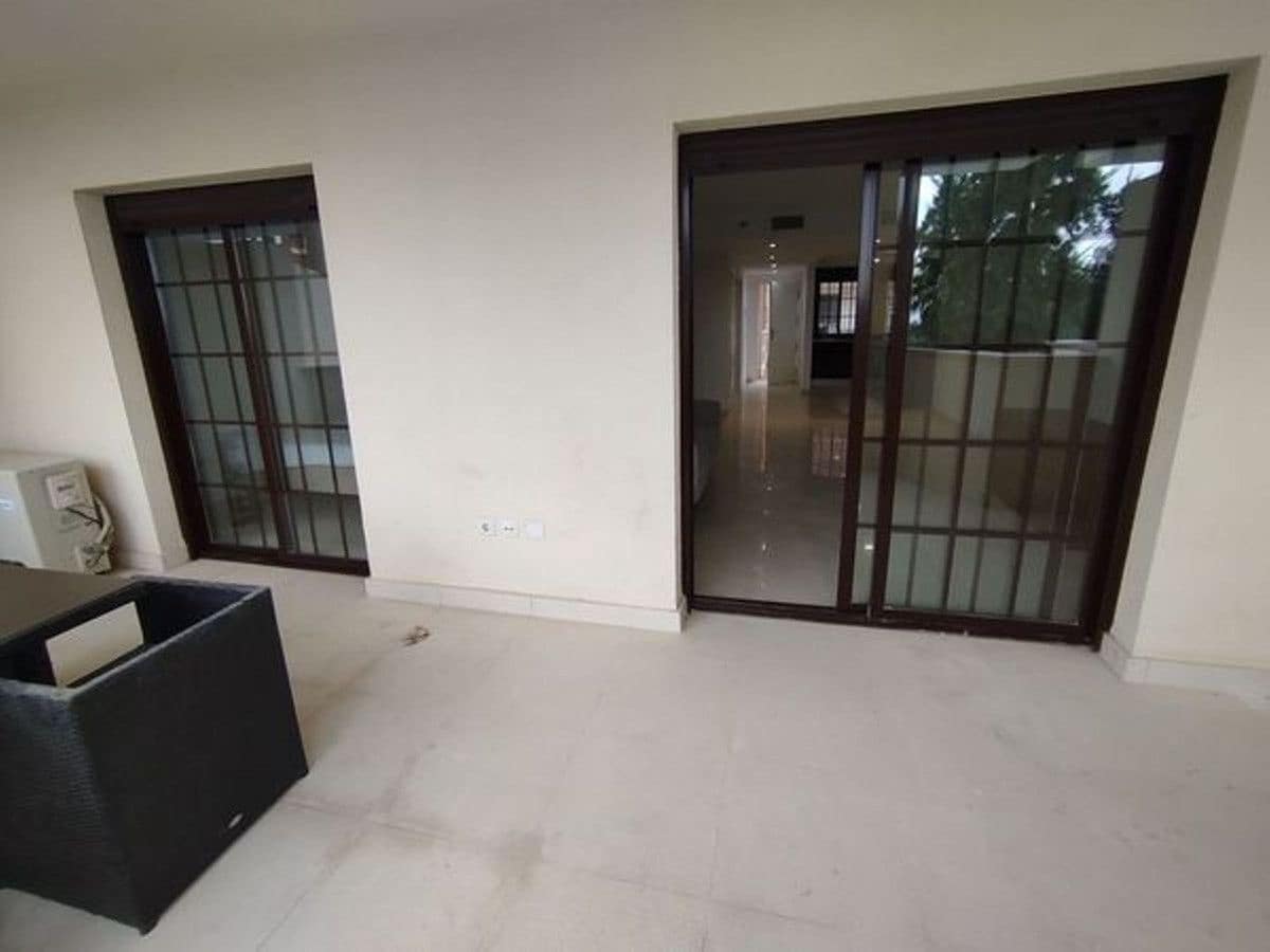 Piso de 4 habitaciones en Benalmádena en venta con piscina garaje - 739.000 € (Ref: 9470100)