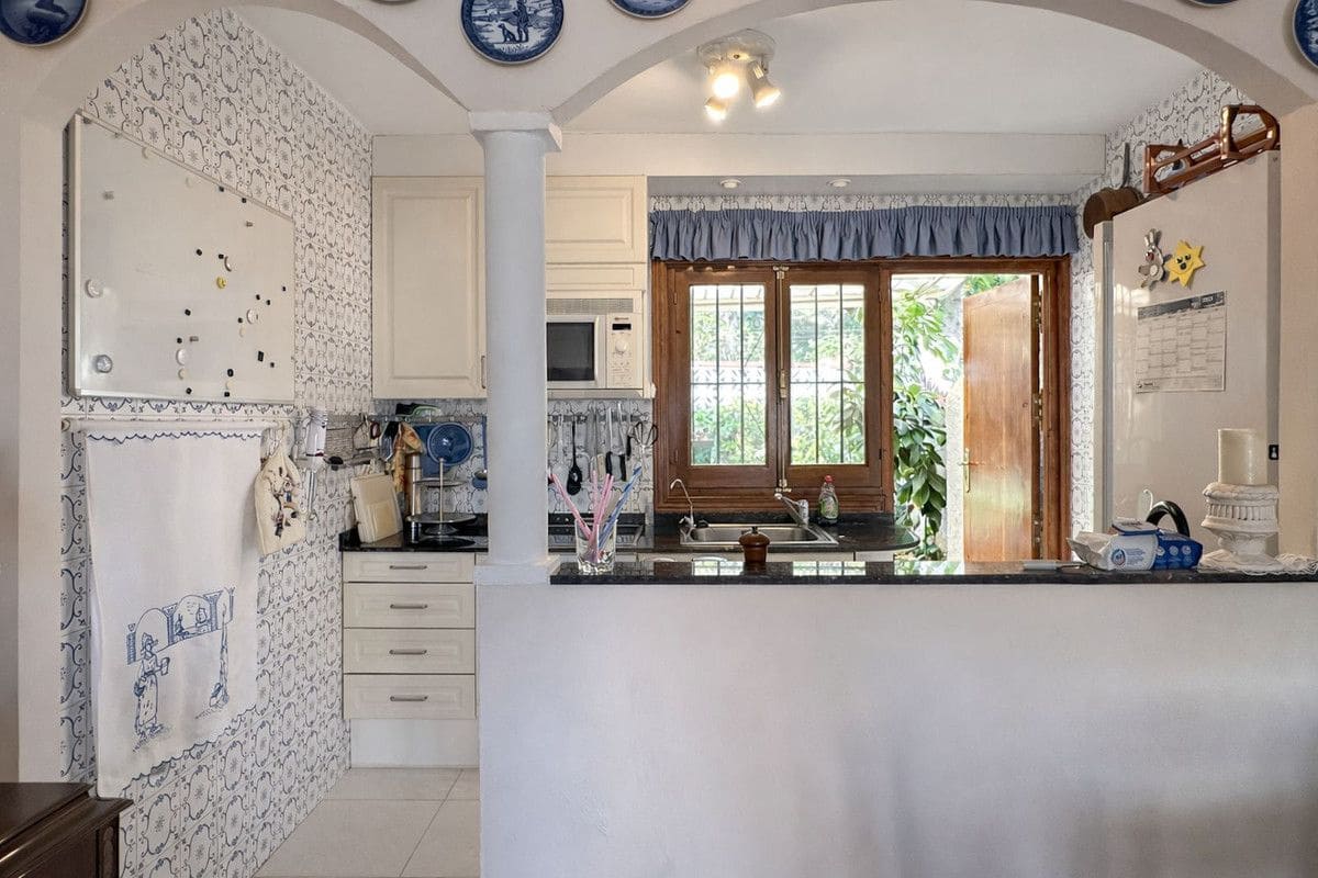 Casa de 2 habitaciones en Benalmádena en venta con piscina - 260.000 € (Ref: 9470102)