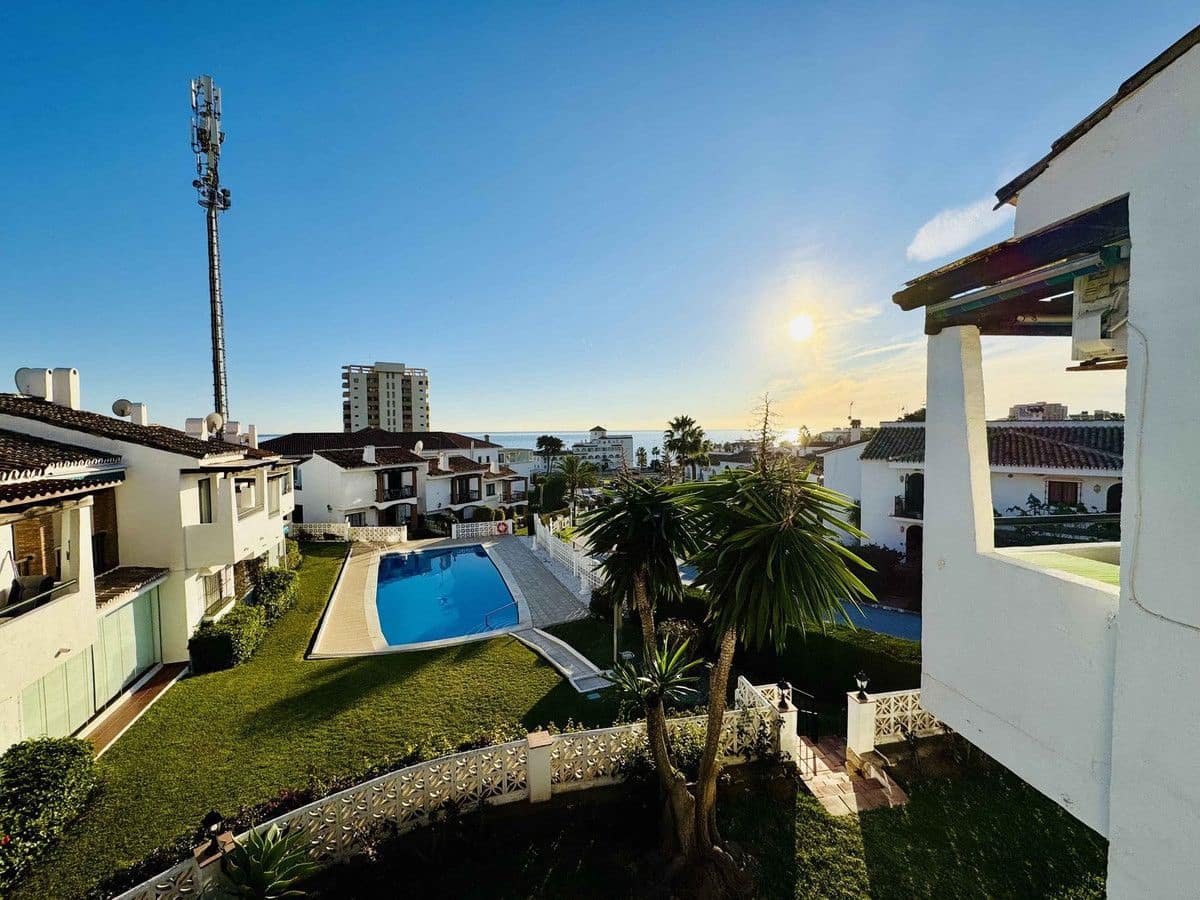 Ático de 2 habitaciones en Mijas en venta con piscina - 395.000 € (Ref: 9470104)