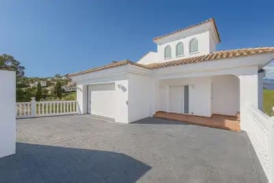 4 soveværelse Villa til salg i Mijas med swimmingpool garage - € 975.000 (Ref: 9470105)