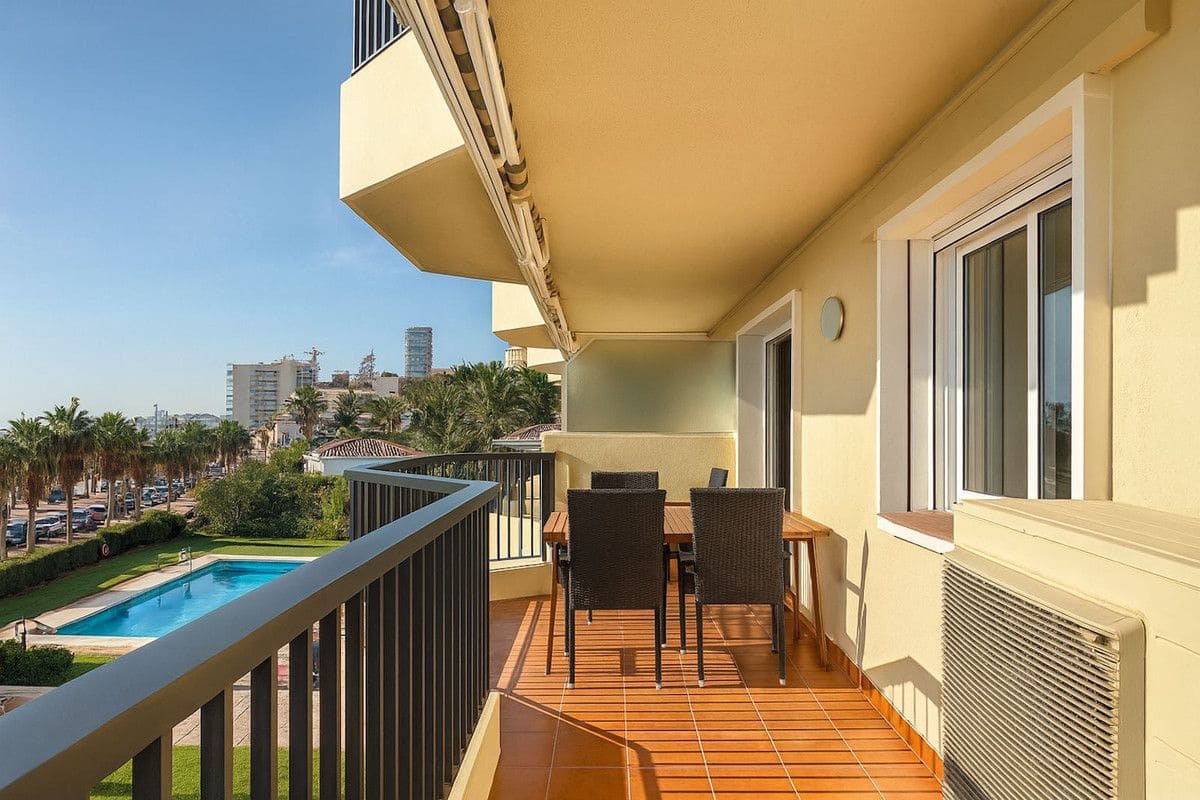 Apartamento Playa de 3 habitaciones en Fuengirola en venta con piscina garaje - 695.000 € (Ref: 9470106)