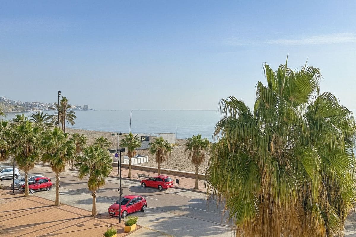 Apartamento Playa de 3 habitaciones en Fuengirola en venta con piscina garaje - 695.000 € (Ref: 9470106)