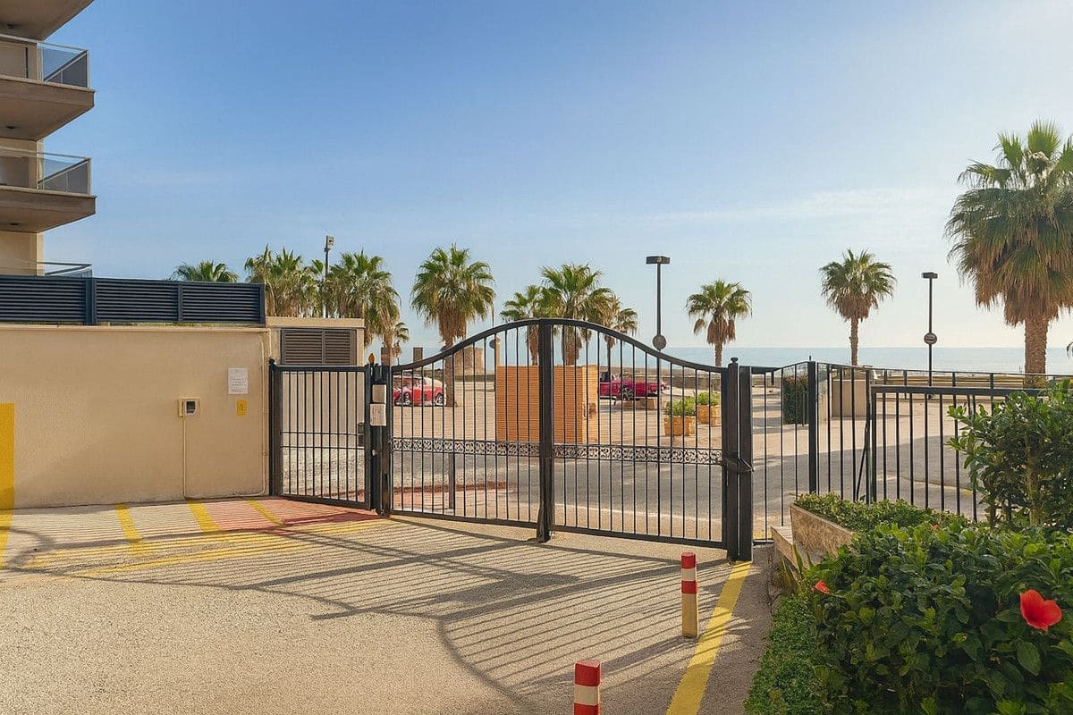 Apartamento Playa de 3 habitaciones en Fuengirola en venta con piscina garaje - 695.000 € (Ref: 9470106)