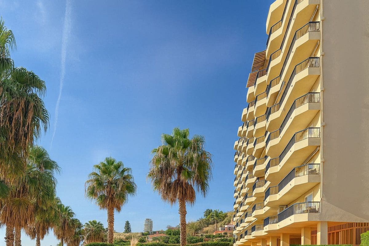 Apartamento Playa de 3 habitaciones en Fuengirola en venta con piscina garaje - 695.000 € (Ref: 9470106)
