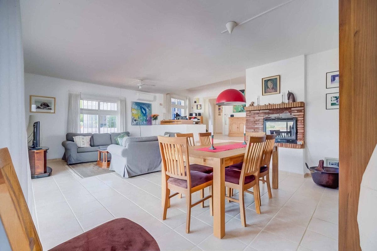 Chalet de 4 habitaciones en Mijas en venta con piscina garaje - 899.000 € (Ref: 9470108)