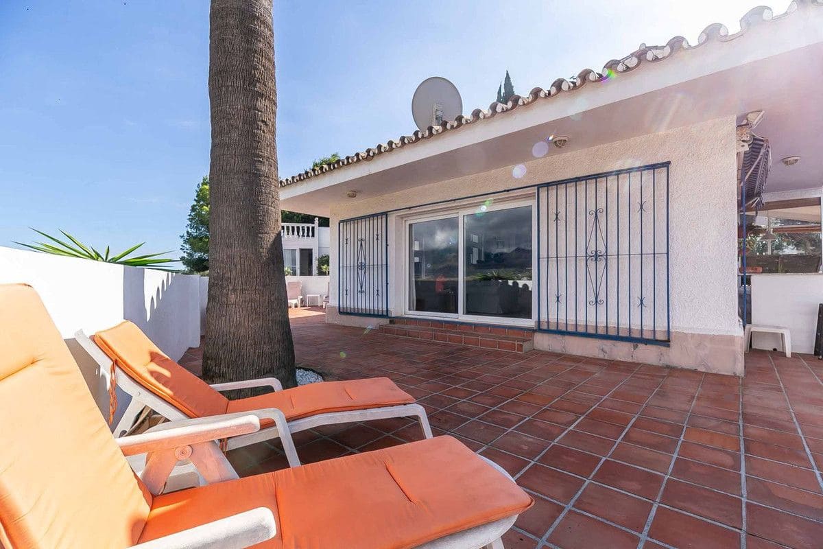 Chalet de 4 habitaciones en Mijas en venta con piscina garaje - 899.000 € (Ref: 9470108)