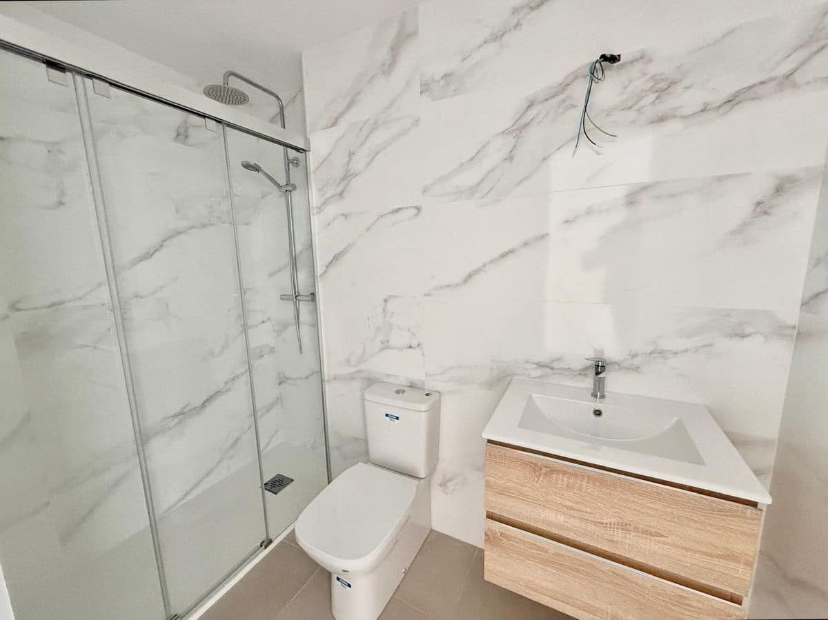 2 slaapkamer Flat te koop in Fuengirola - € 370.000 (Ref: 9491857)