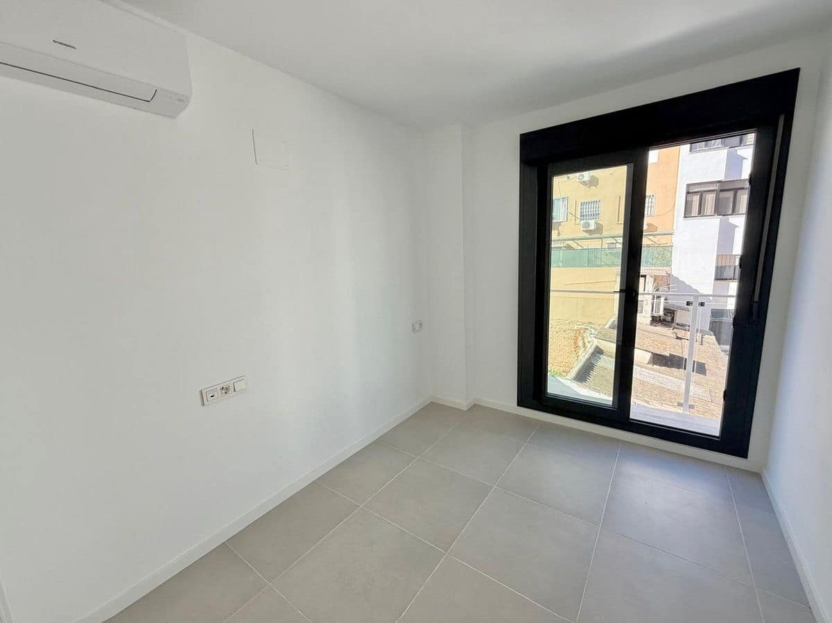 2 slaapkamer Flat te koop in Fuengirola - € 370.000 (Ref: 9491857)
