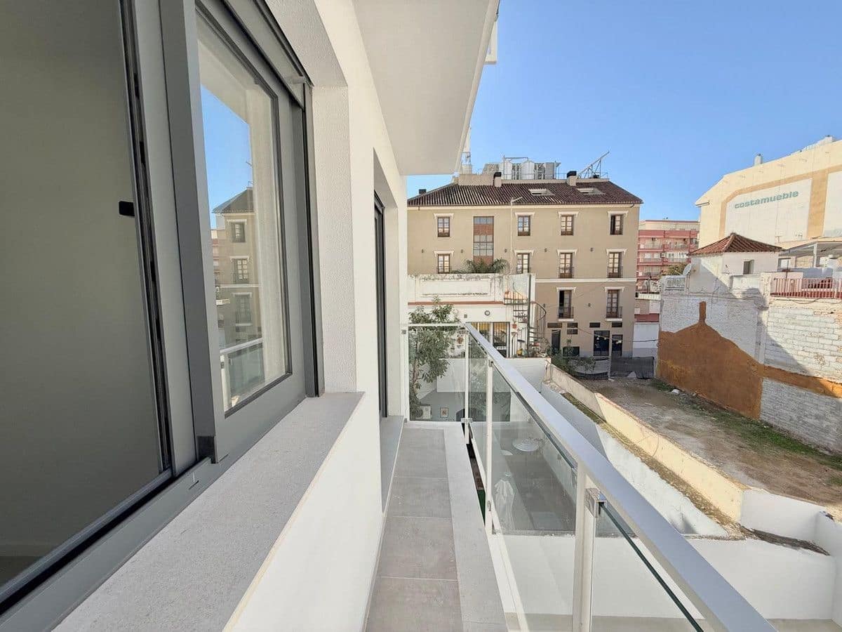 2 slaapkamer Flat te koop in Fuengirola - € 370.000 (Ref: 9491857)