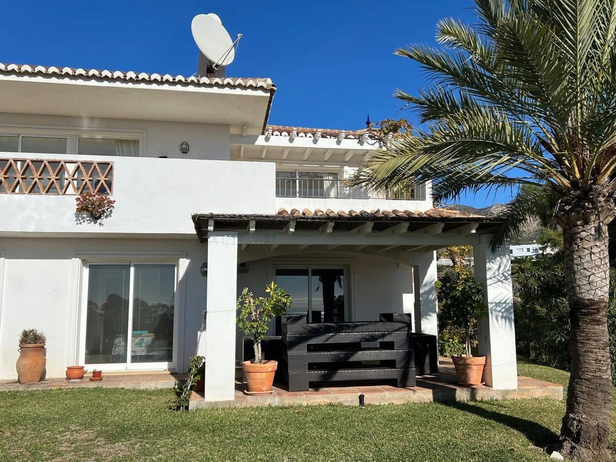 4 bedroom Villa for sale in Mijas with pool garage - € 1,550,000 (Ref: 9491859)