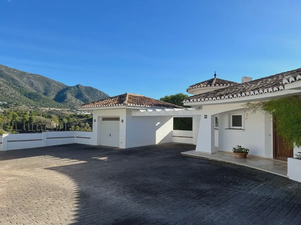 4 slaapkamer Villa te koop in Mijas met zwembad garage - € 1.550.000 (Ref: 9491859)