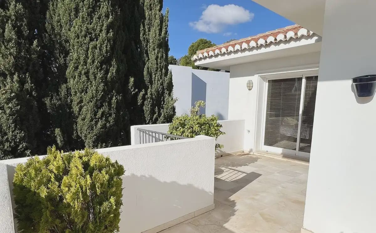 4 bedroom Villa for sale in Mijas with pool garage - € 1,550,000 (Ref: 9491859)