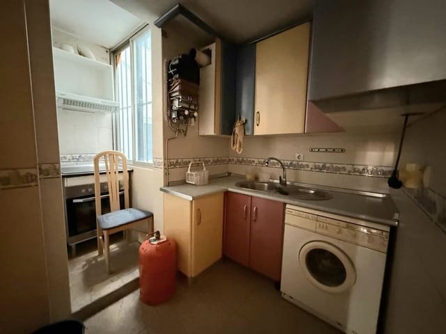 2 slaapkamer Appartement te koop in Centro ciudad, Fuengirola - € 245.000 (Ref: 9491863)