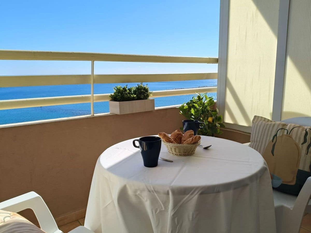 Studio til salg i Fuengirola med swimmingpool - € 239.000 (Ref: 9491864)