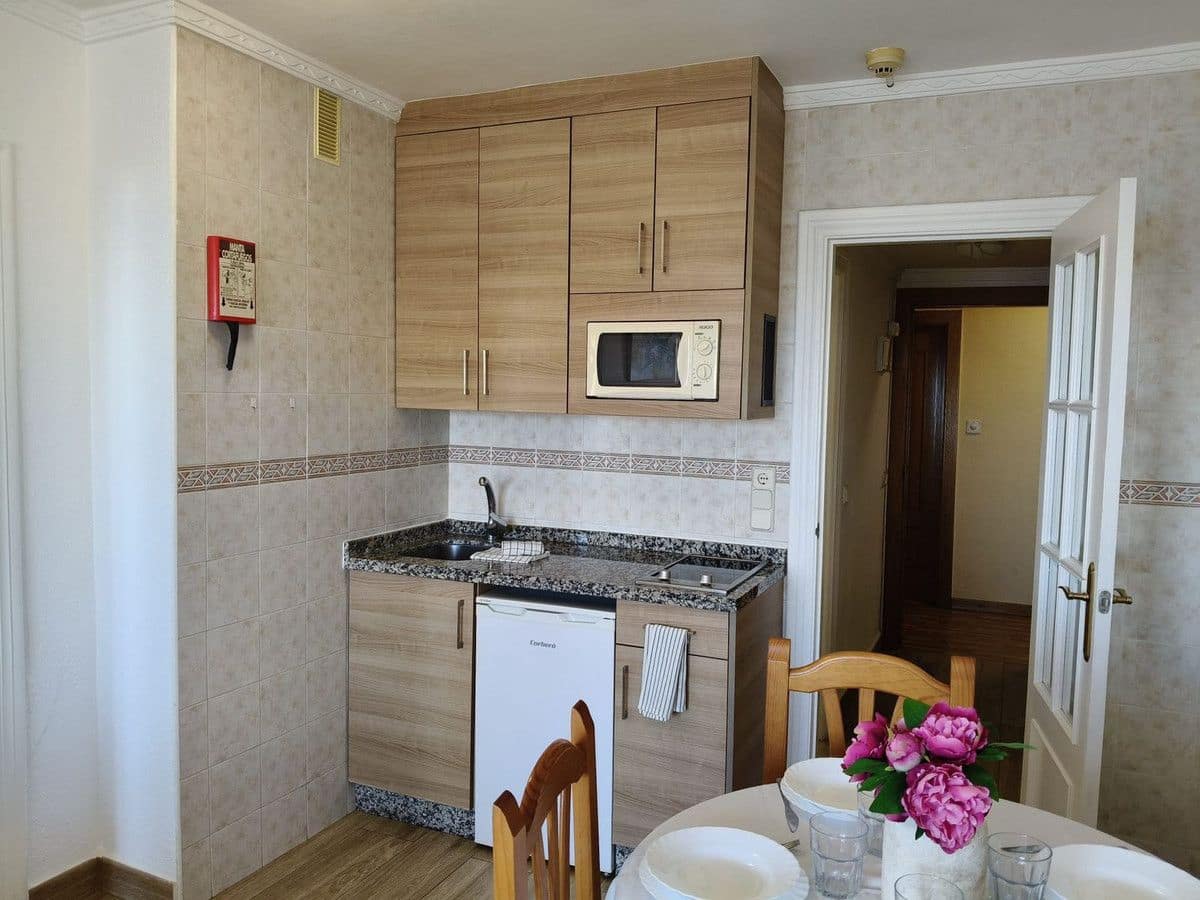 1 slaapkamer Strandappartement te koop in Fuengirola met zwembad - € 390.000 (Ref: 9491869)