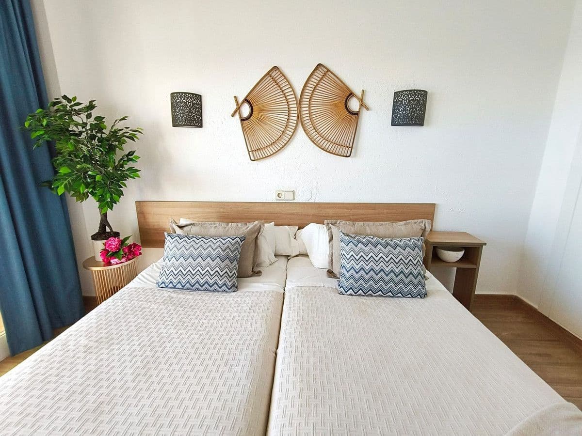 1 slaapkamer Strandappartement te koop in Fuengirola met zwembad - € 390.000 (Ref: 9491869)