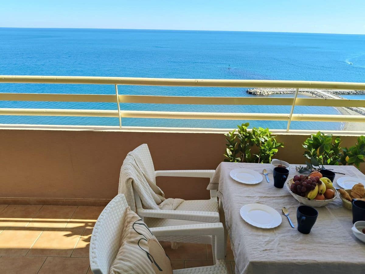 1 slaapkamer Strandappartement te koop in Fuengirola met zwembad - € 390.000 (Ref: 9491869)