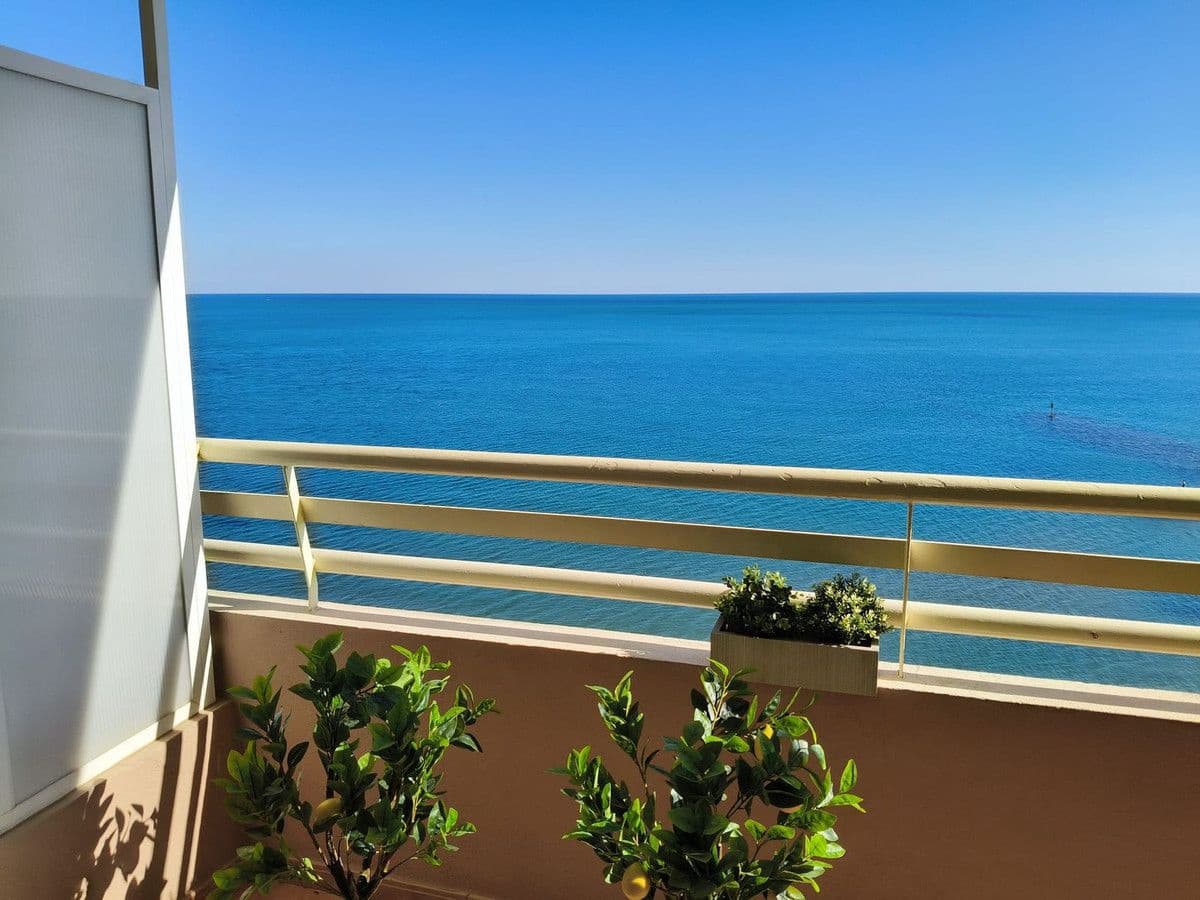 1 slaapkamer Strandappartement te koop in Fuengirola met zwembad - € 390.000 (Ref: 9491869)