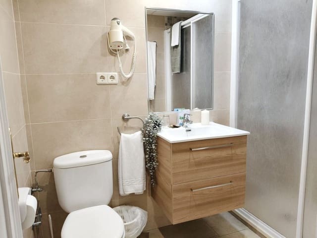 1 slaapkamer Strandappartement te koop in Centro ciudad, Fuengirola met zwembad - € 390.000 (Ref: 9491869)